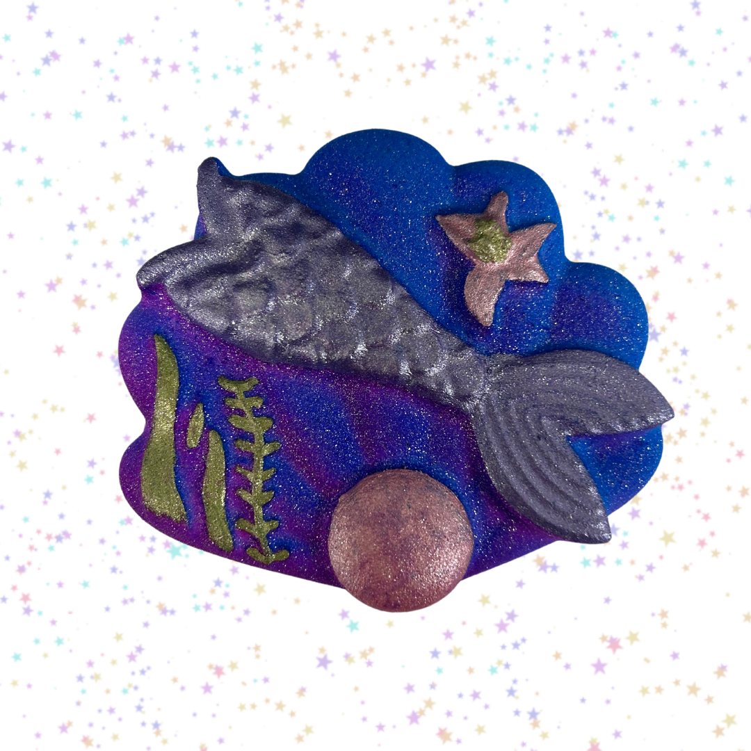 Mermaid Shell- Bath Bomb- Daisies